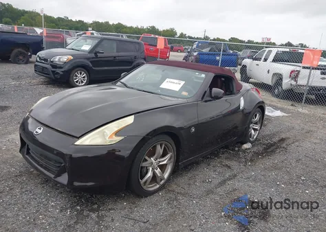2010 Nissan 370Z Touring z USA, uszkodzony, nr VIN JN1AZ4FHXAM302939